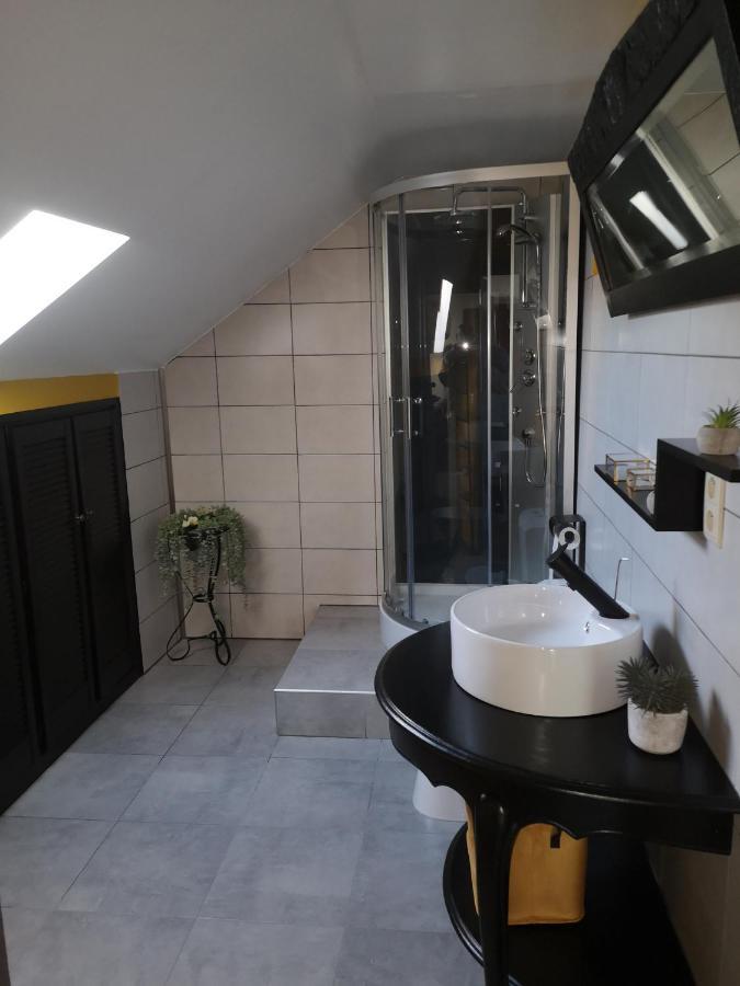 Au Louis D'Or, Gite Pour 6 Personnes , Lierneux 外观 照片
